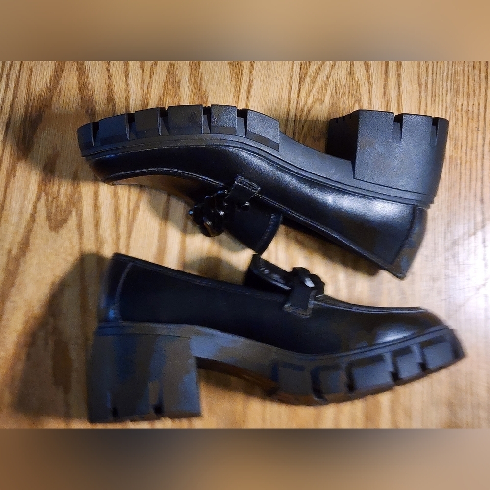Madden Girl Chunky Lug Sole Loafers Womens 7 Black Heel Shoes Chain Platform - Picture 11 of 15